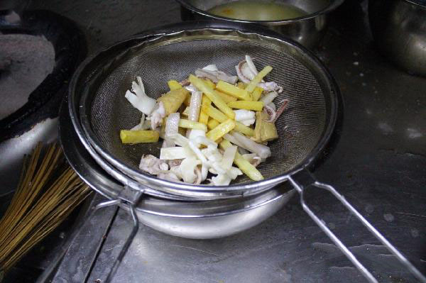 经典川式小吃小碗冒菜制作技术,川式烹饪技巧