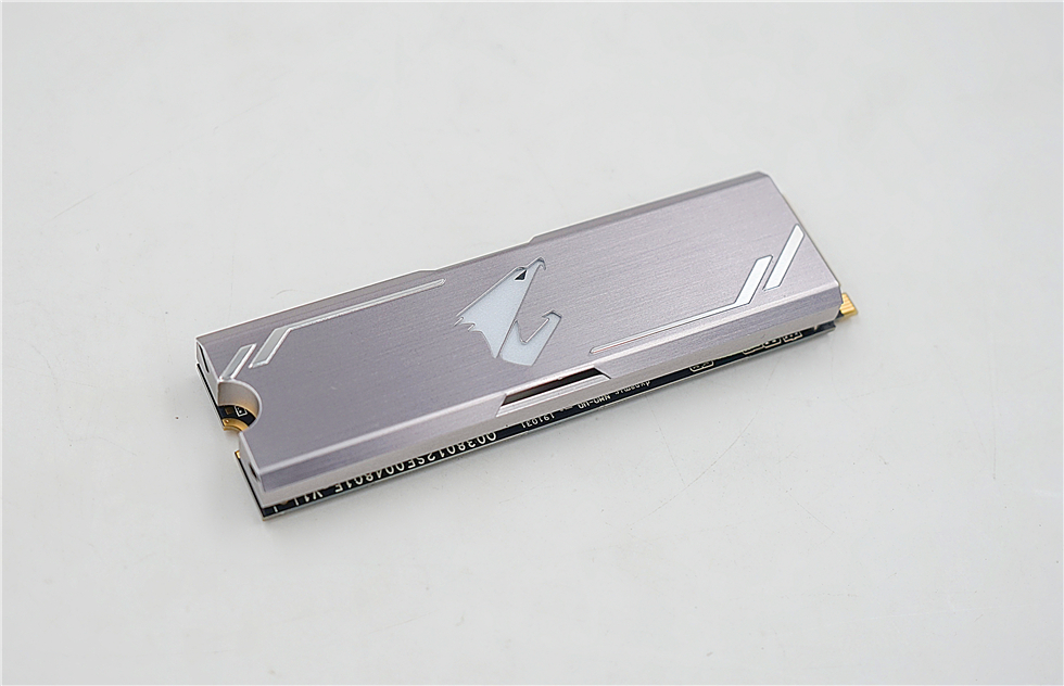 追风者217xe可以装几个硬盘,追风者pk217xe风道解析