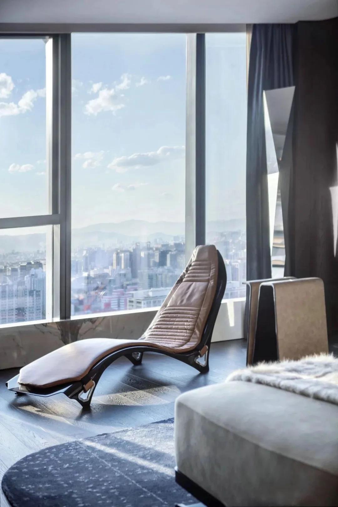 开法拉利拉法、保时捷918和迈凯伦p1的人都住啥样的豪宅？