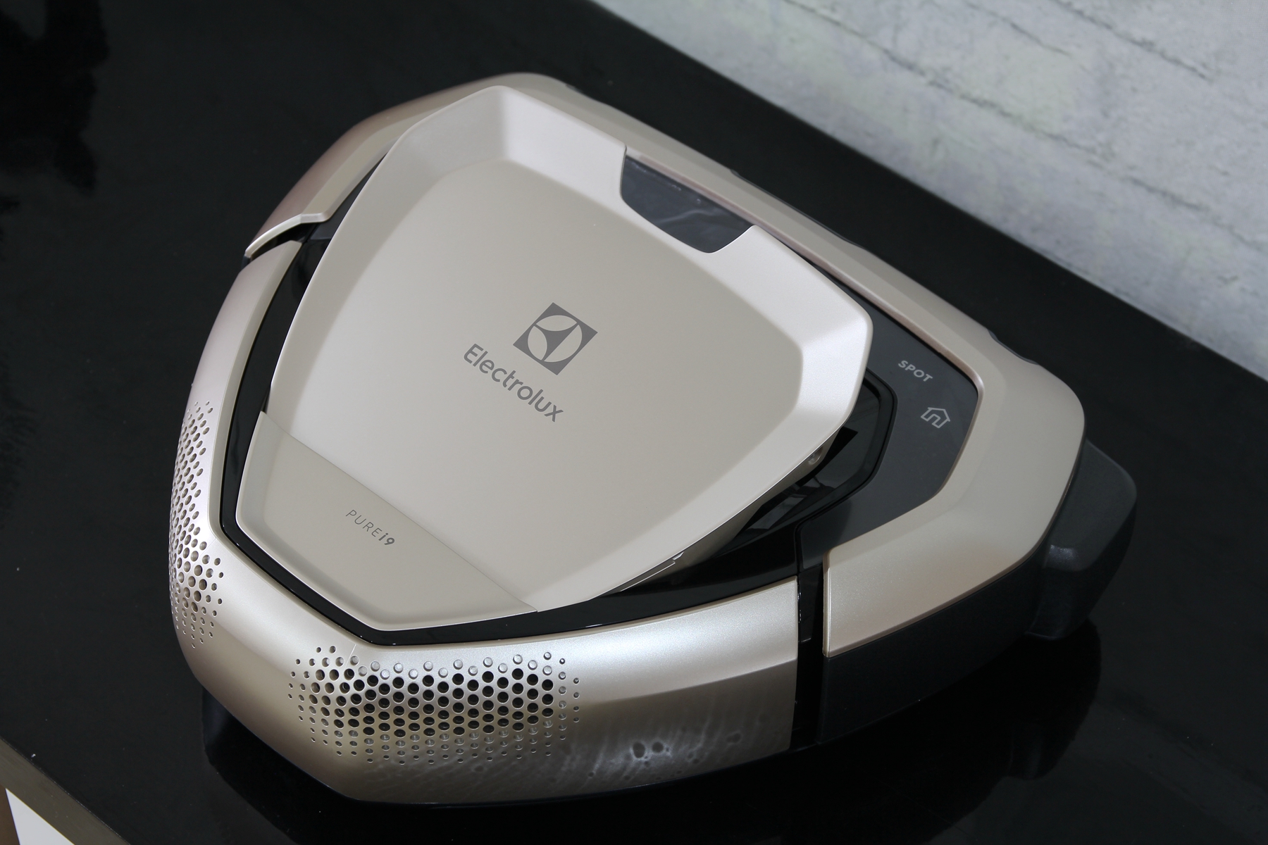 扫地机器人新型,扫地机器人有什么创新