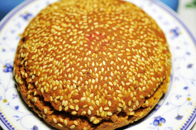 山西美食介绍太谷饼20字,山西大同胡麻油太谷饼