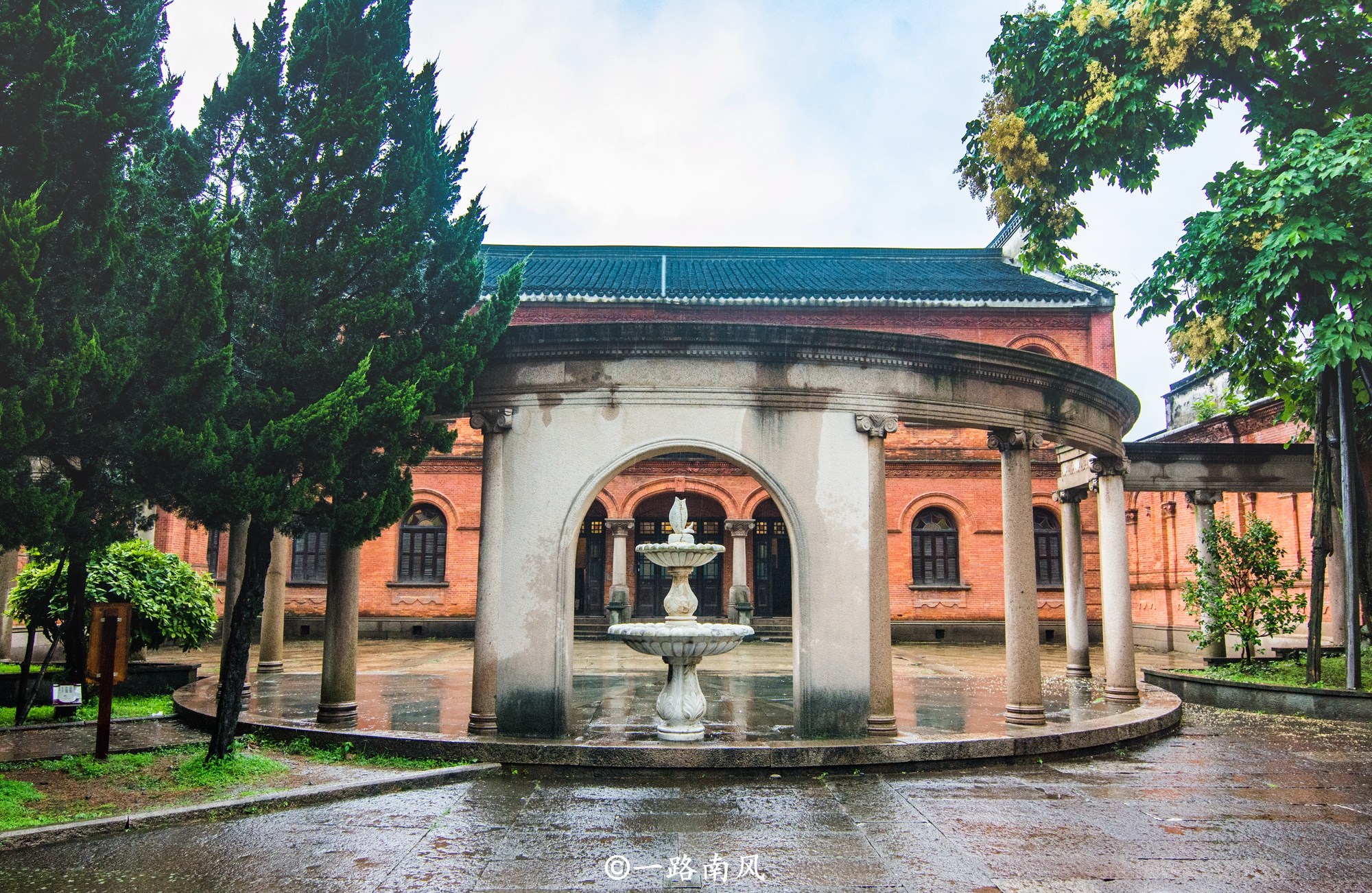 浙江南浔古镇和西塘古镇近吗,南浔为什么没有西塘名气大