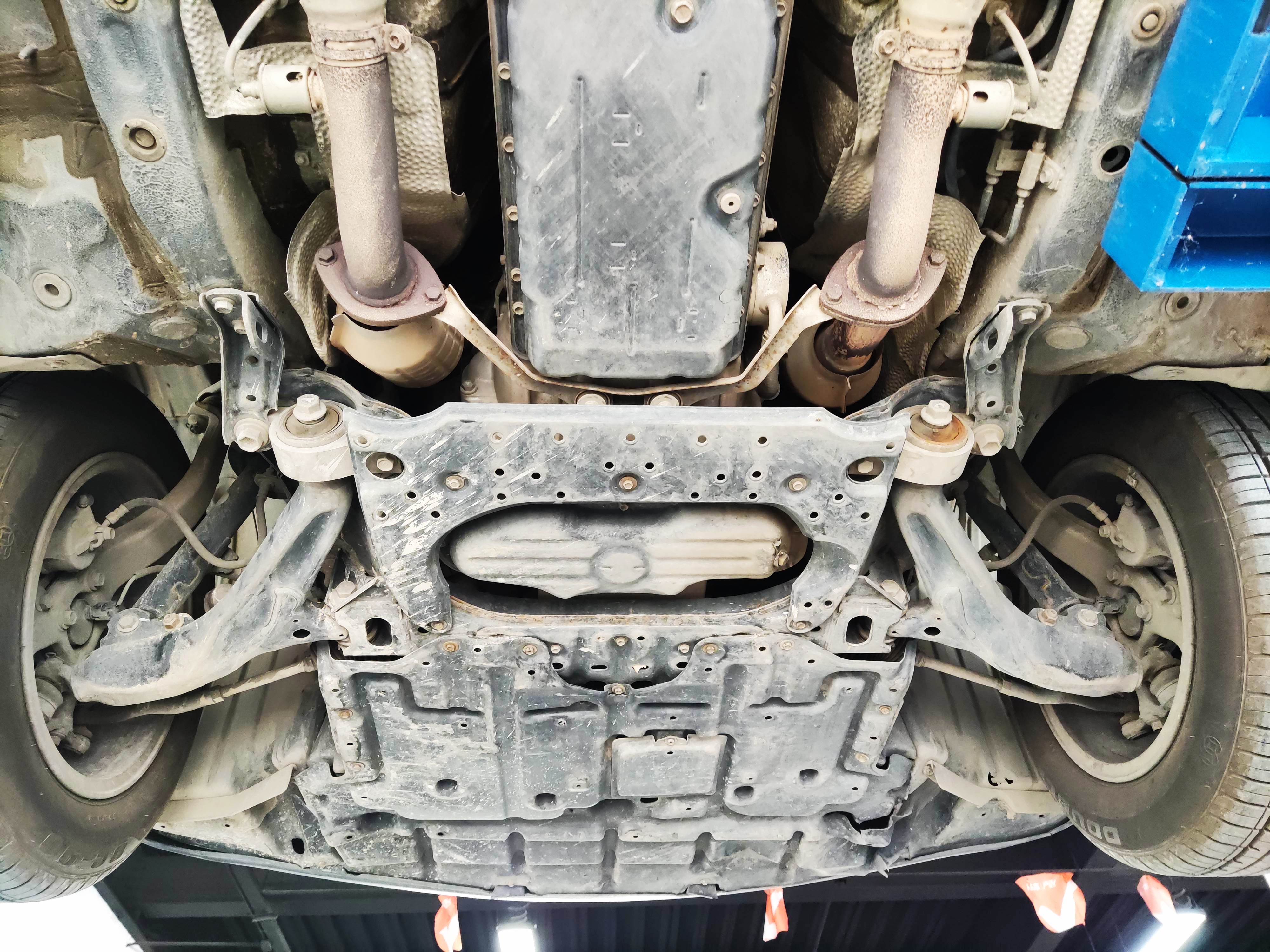 丰田reiz锐志2.5铭牌,丰田锐志2.5车辆铭牌在哪