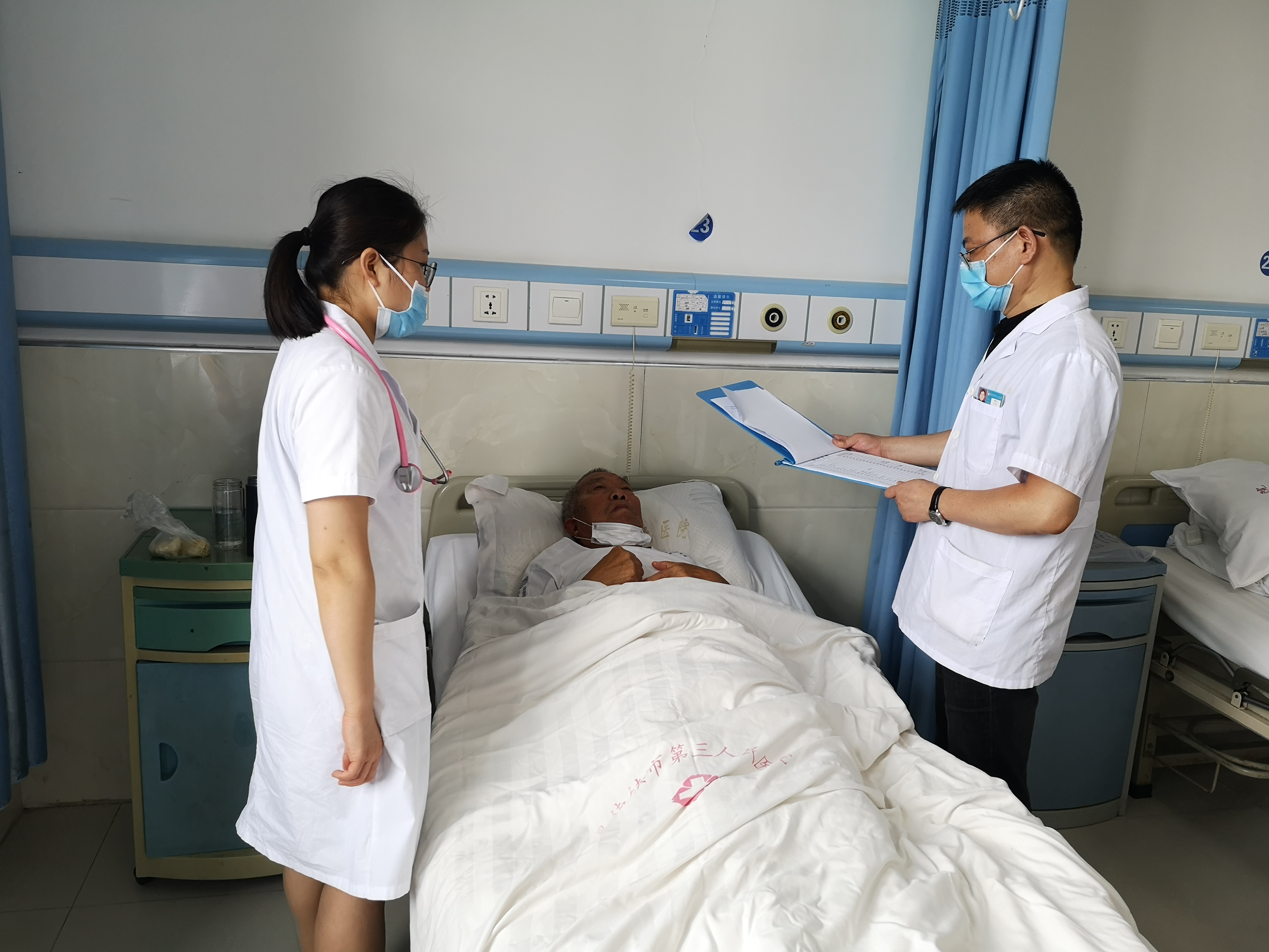 杨力：“镜”艺求精，为患者送去健康与欢笑——景德镇市第三医院