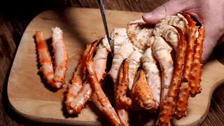 帝王蟹开餐仪式,中国人沉浸式吃帝王蟹