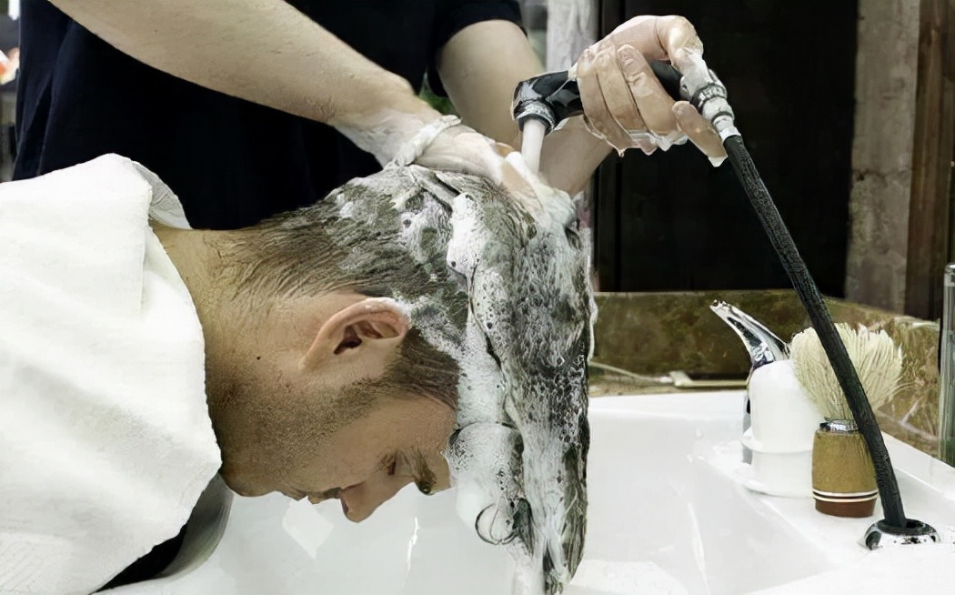 理发店用的洗发水真的好吗,为什么理发店用的洗发水比较好