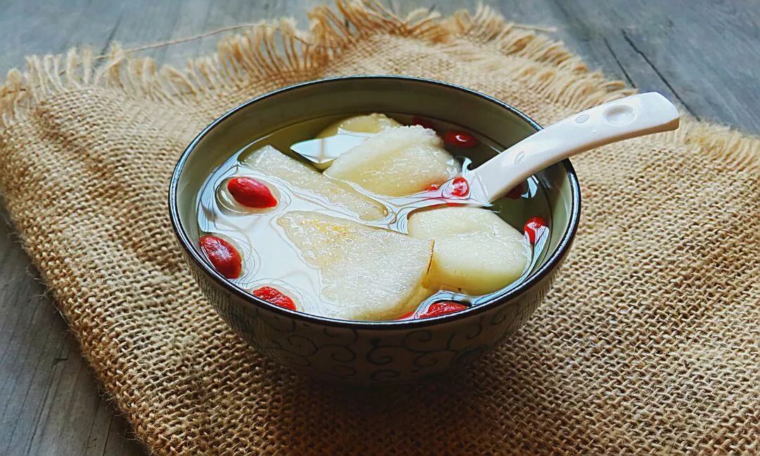 菊花枸杞再加什么比较好喝,菊花枸杞和黑枸杞