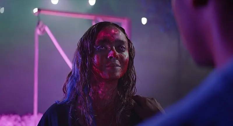 沉沦了10年，这3部B级恐怖片，或将是这位昔日影帝的出路