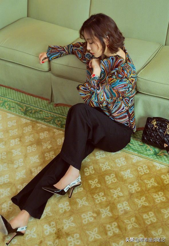 黑色猫爪鞋怎么搭配,猫爪形状的鞋子高帮