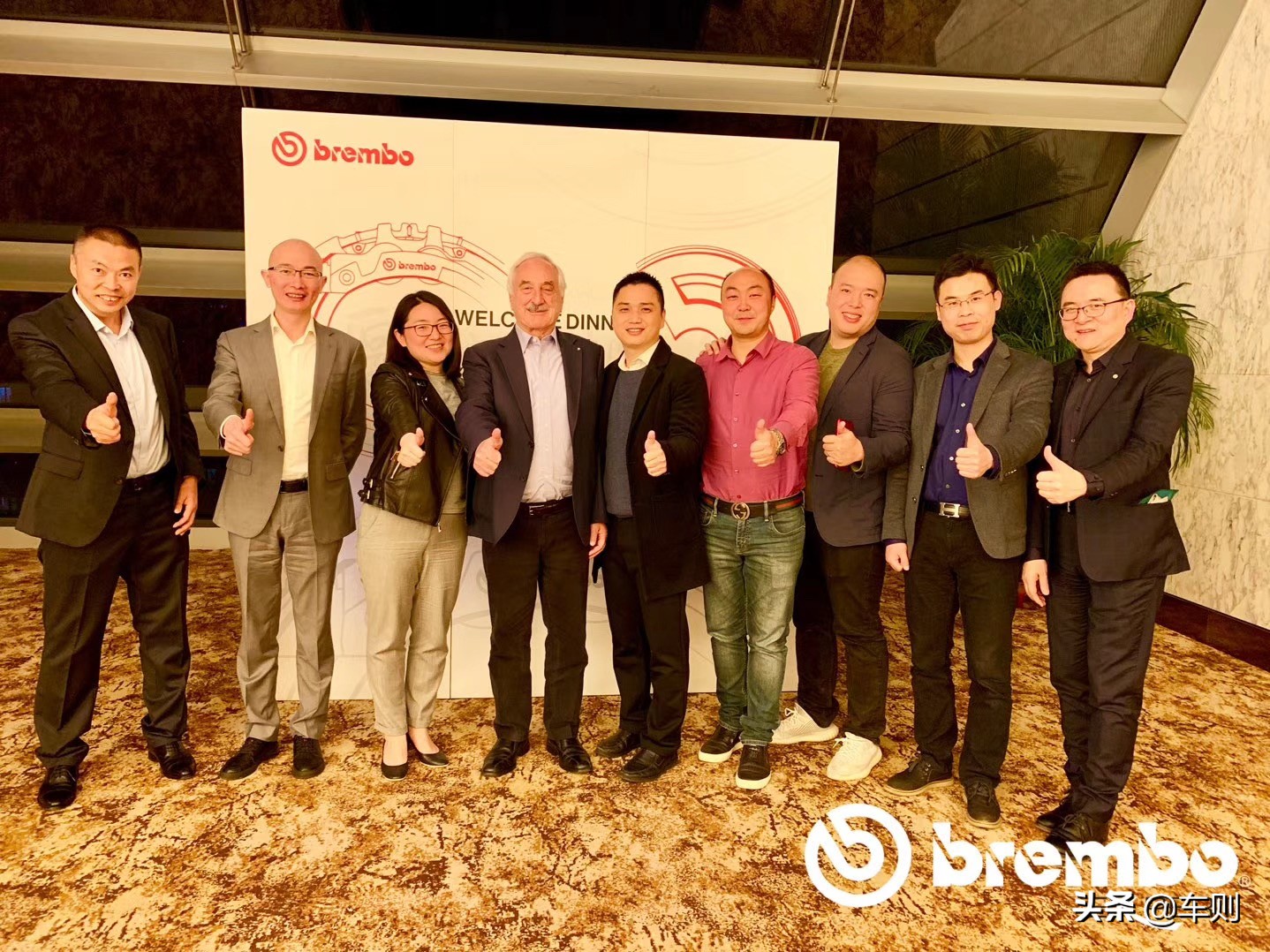 新款特斯拉modely布雷博brembo,布雷博brembo和brembo有什么区别