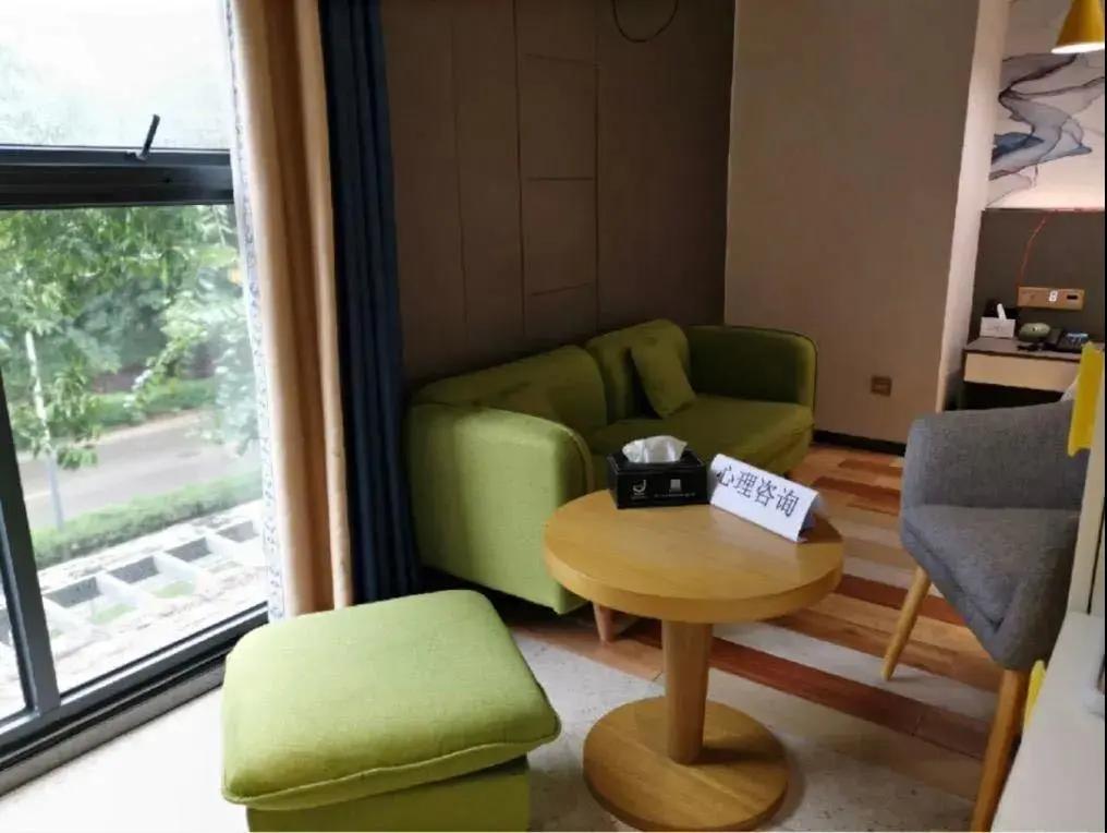 贴心服务温暖旅客回家路组图,安徽罗湖归雁驿站