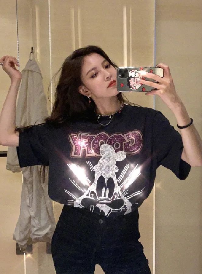 宋妍霏的潮流穿搭,宋妍霏一个被演技耽误的时尚博主