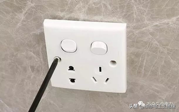 墙壁插座固定的盒子坏了怎么办,墙壁插座螺丝坏后修复方法