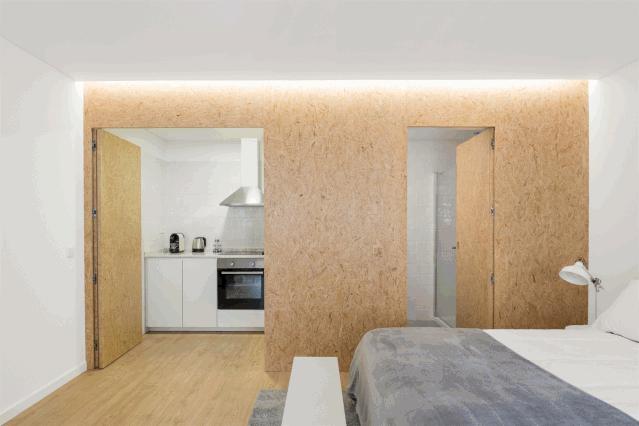 墙面用定向刨花板打底，品质首选