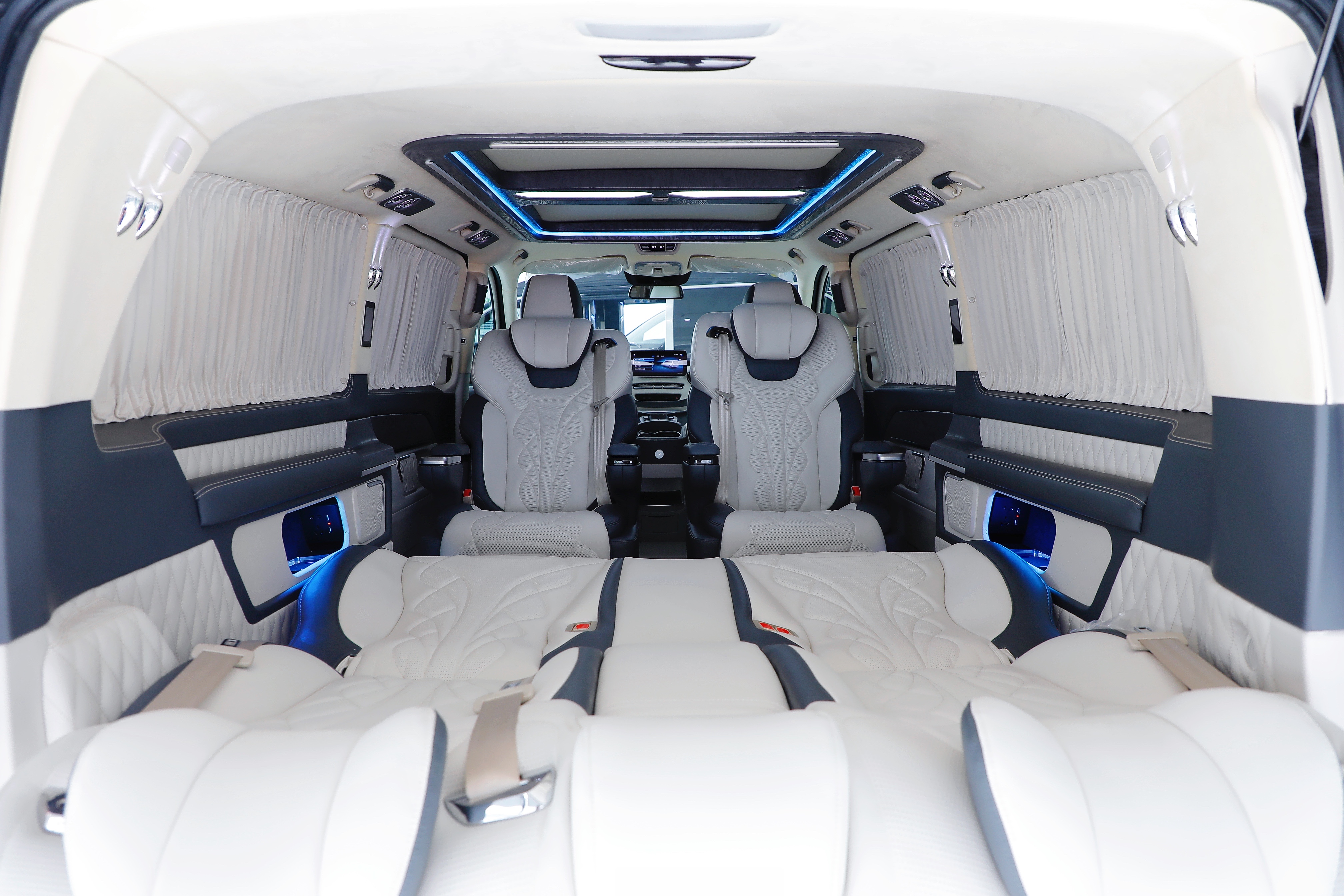 新款奔驰mpv深度评测,豪华之选这几款mpv才够牌面