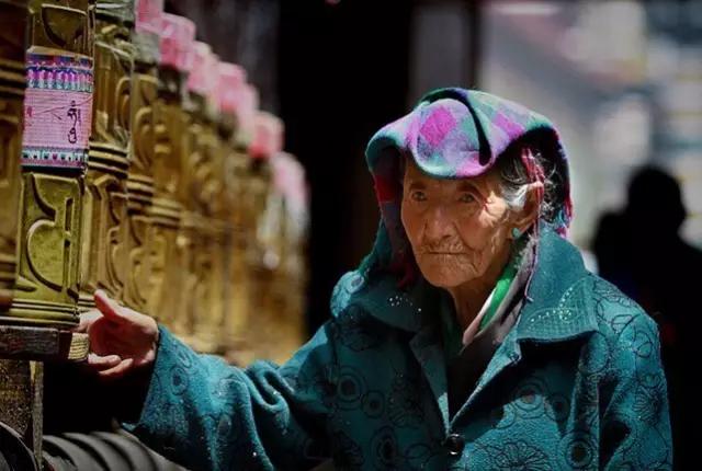 转经筒音乐完整,转经筒上的梵音