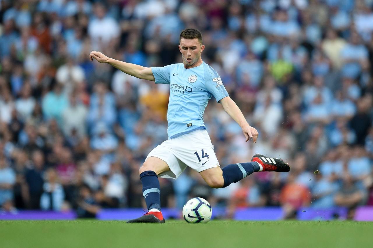 他是曼城除门将之外的唯一全勤球员,却屡次被德尚拒之门外