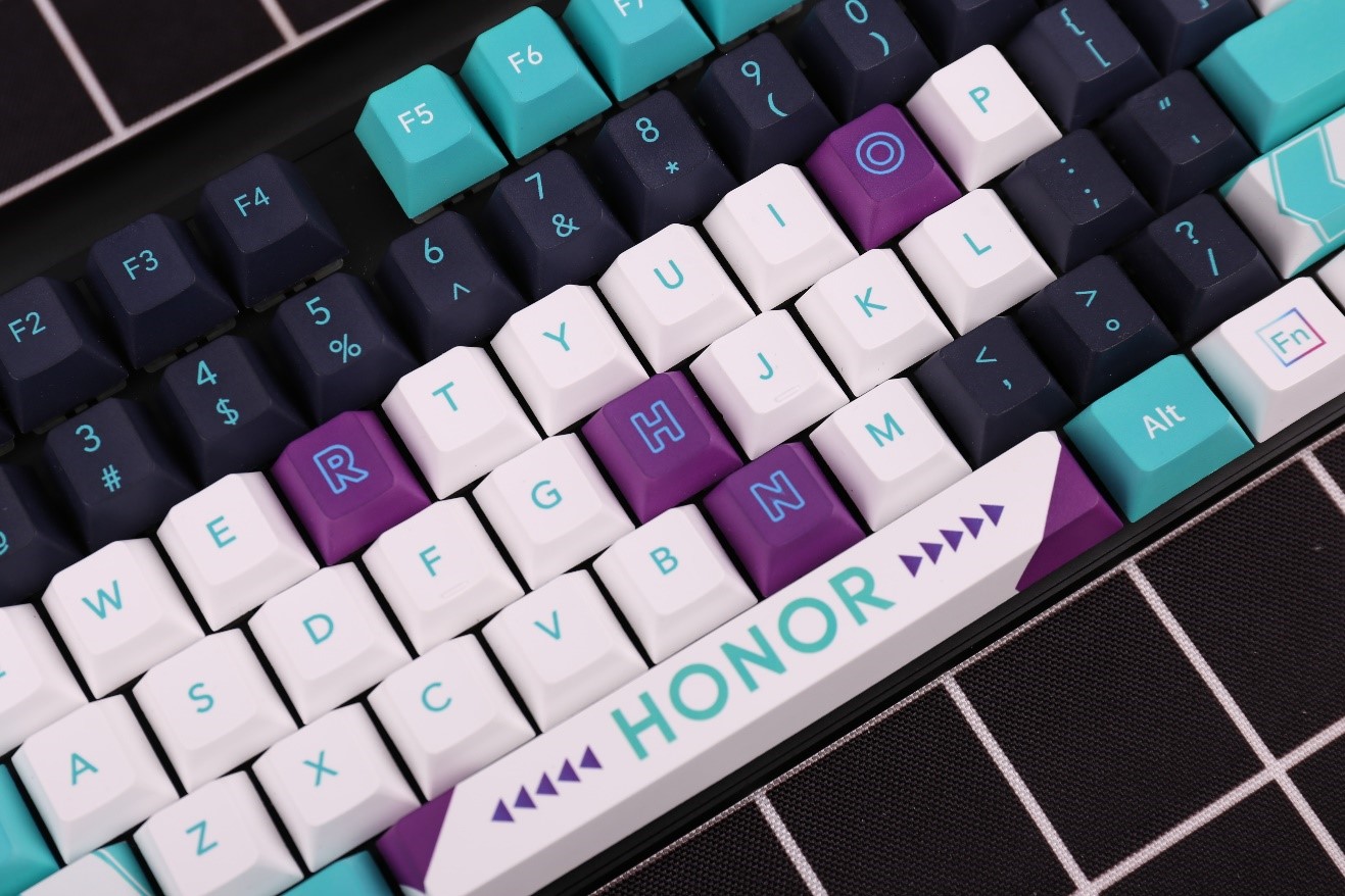荣耀联名cherry推出电竞机械键盘,樱桃x荣耀联名键盘价格