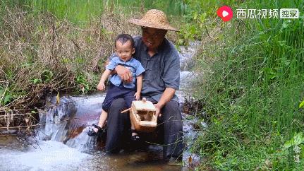 近日李子柒视频走红,李子柒爷爷最火视频