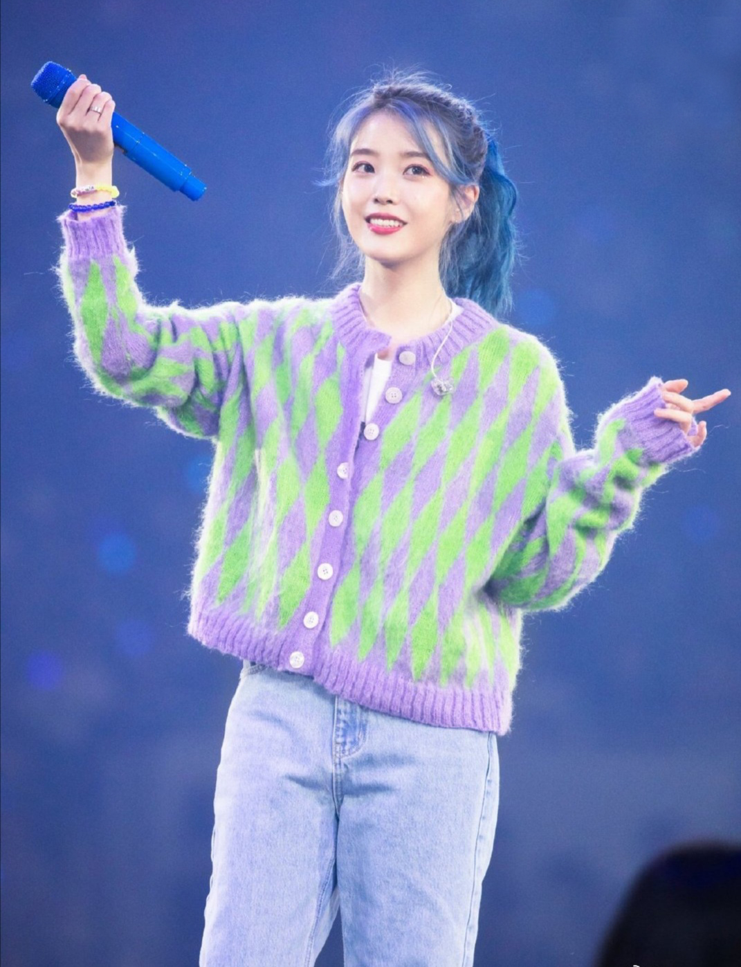 iu俏皮可爱超级美,iu杂志照曝光穿裙装清纯甜美