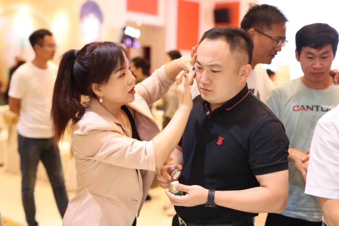 百雀羚抢购,百雀羚男士护肤行业报告