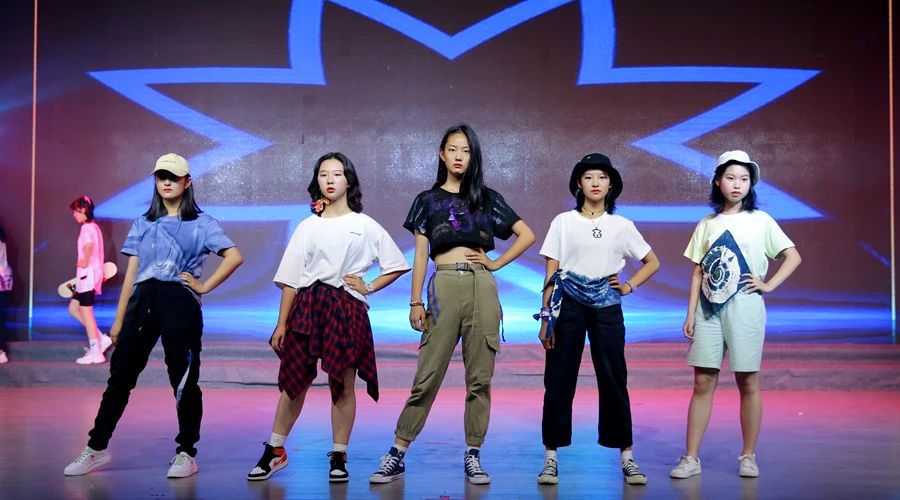 酷玩酷学艺术研学夏令营,酷学酷玩夏令营