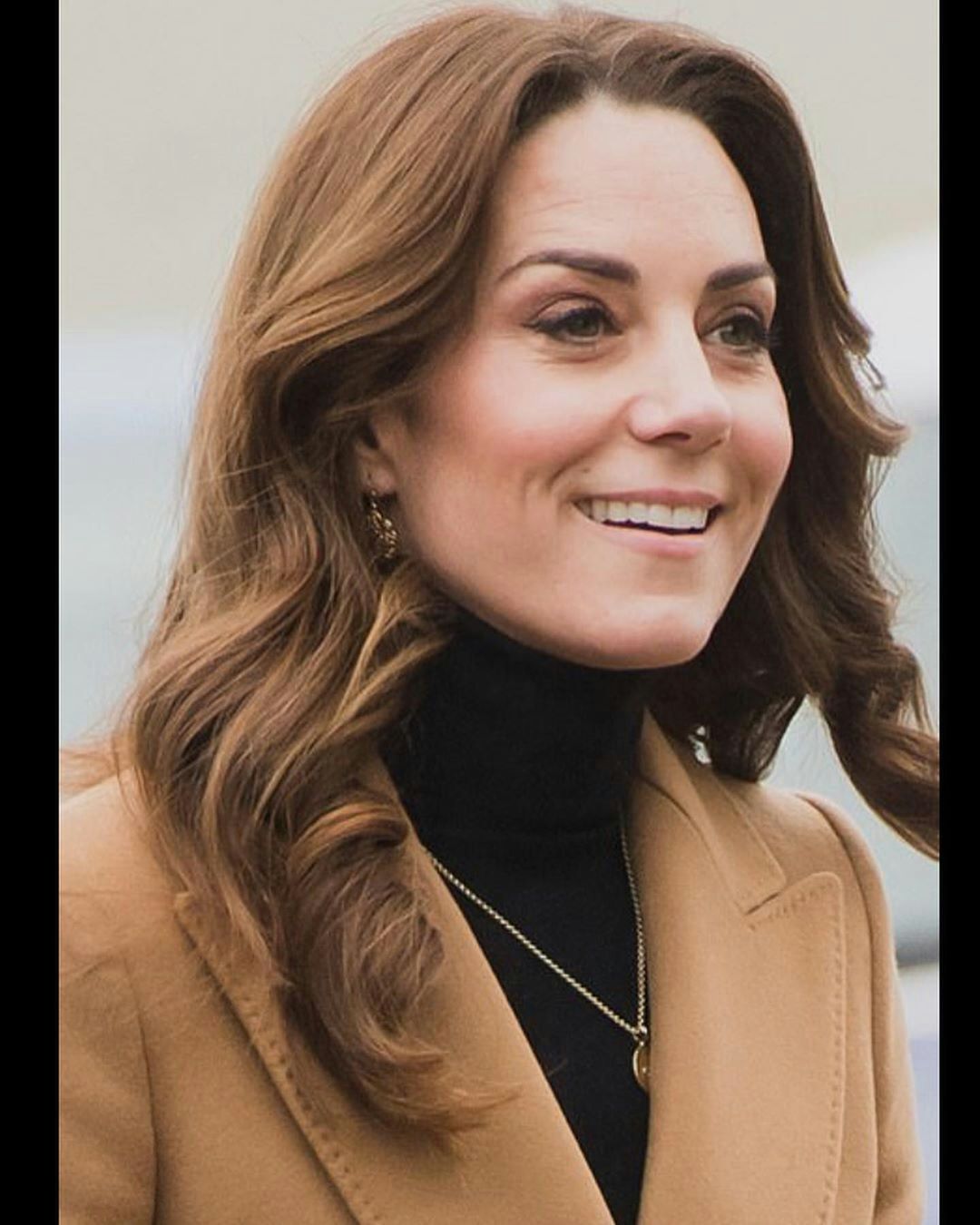 英国王妃凯特最新服装zara,凯特王妃最新出席活动戴的珠宝