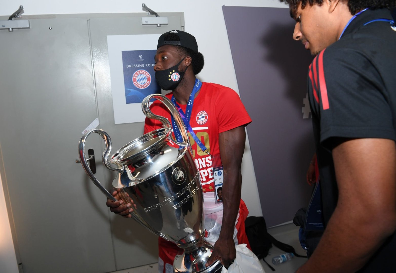 “足球捉妖记”！盘点各大球队少年天才之拜仁后卫：哔哔鸟戴维斯