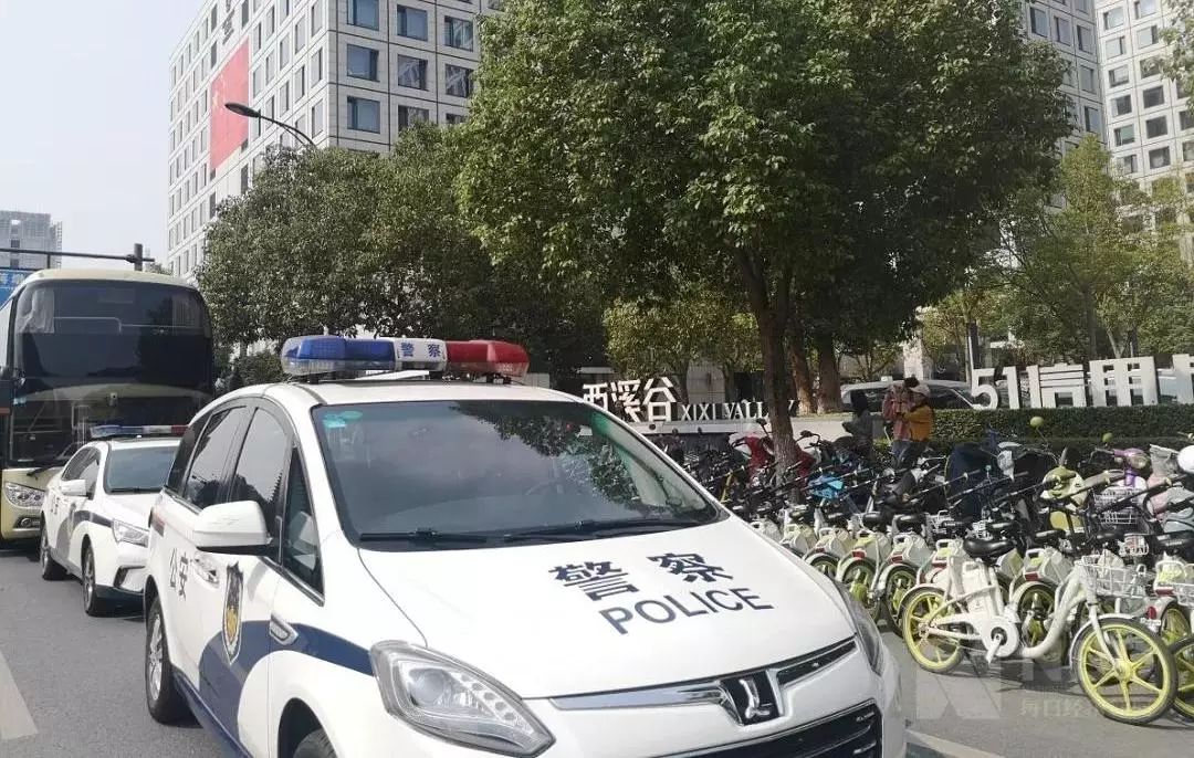 打黑除恶团伙被抓,警方抓黑社会大佬