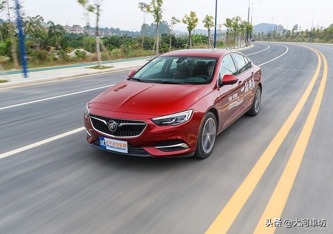 君威底盘千斤顶,别克君威发动机底盘图片解析