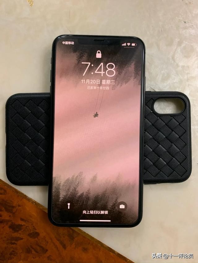 3000左右的苹果xsm卡贴机使用一月实际体验（包括信号问题）