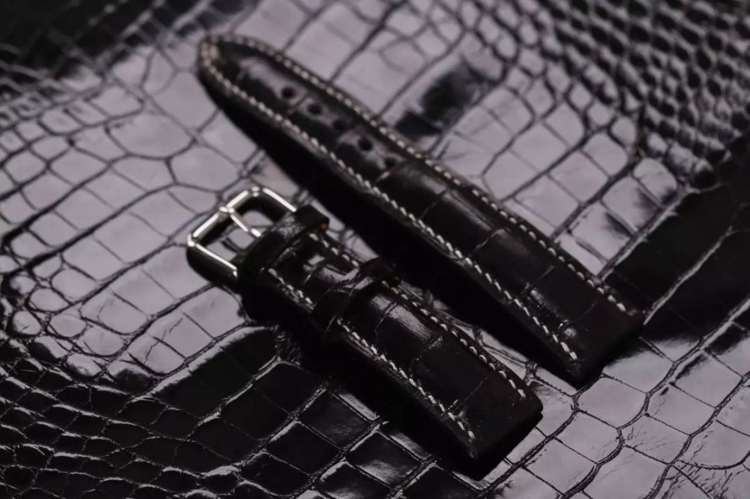 鳄鱼皮表带如何保养,鳄鱼皮表带没有光泽