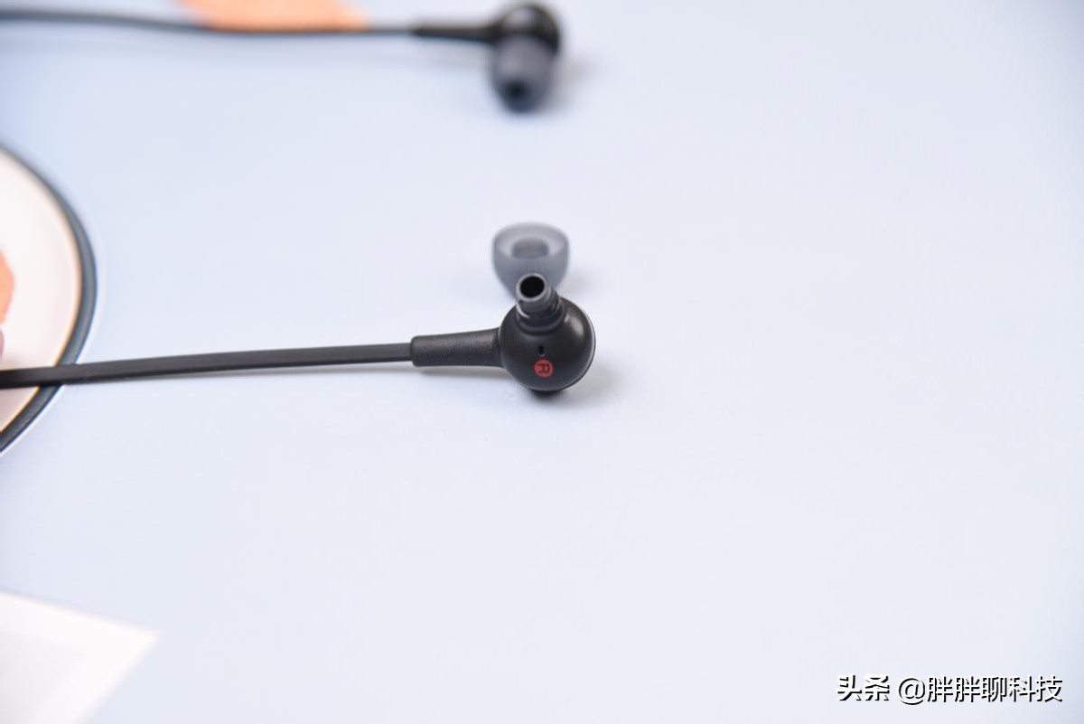 双11入手绝对超值的5款蓝牙耳机,索尼wi1000x颈挂式耳机测评