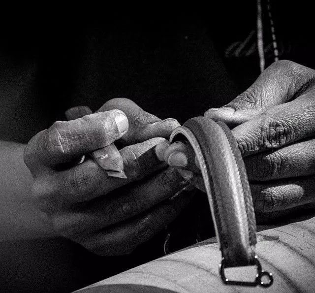 10款永不过时的包包 (十款必备经典包包)