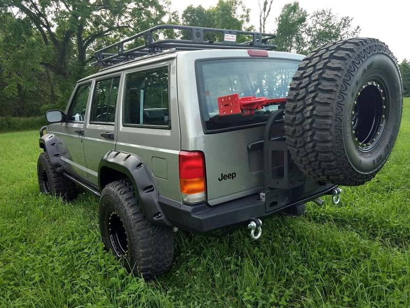 爆改的Jeep切诺基，太帅了！这气场一点也不输牧马人嘛