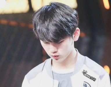 jackeylove谈自己18岁,jackeylove有没有谈女朋友