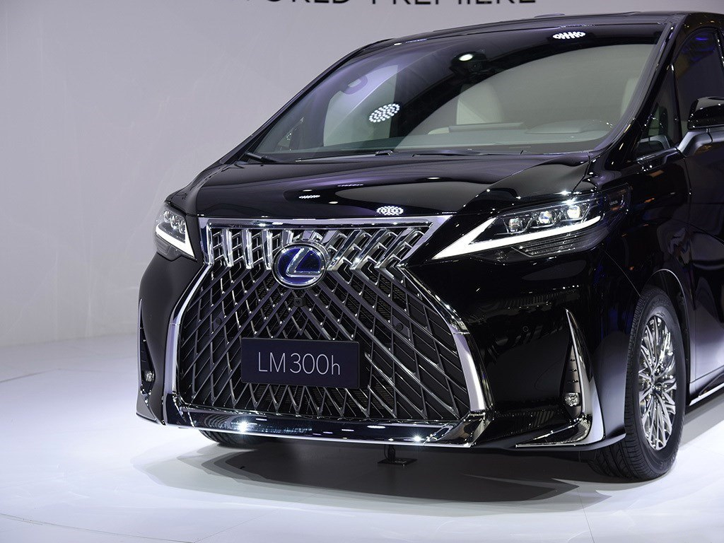 雷克萨斯lm350h埃尔法四座,雷克萨斯lm上市加价168万
