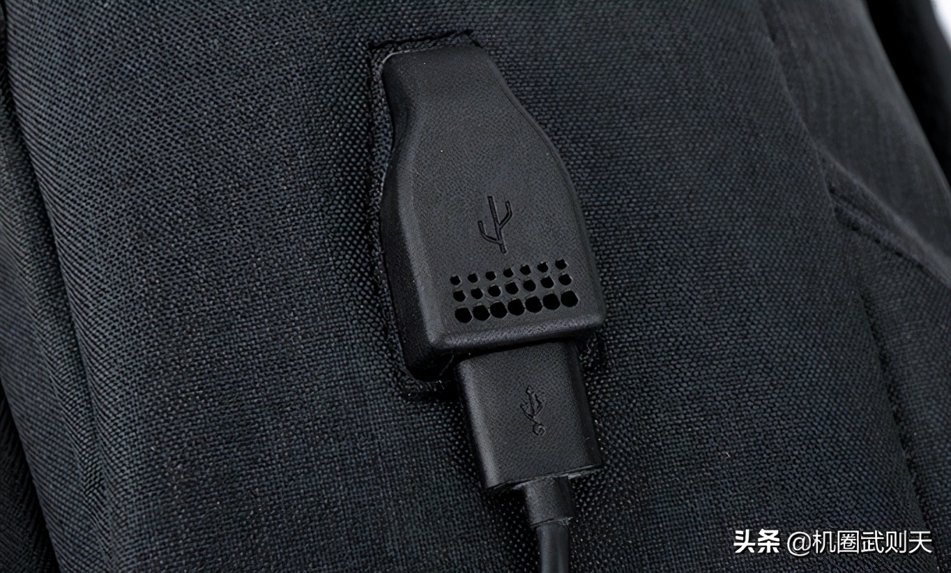 国产背包硬刚德国奔驰宝马标配，用小米的价格体验奢侈的品质，香