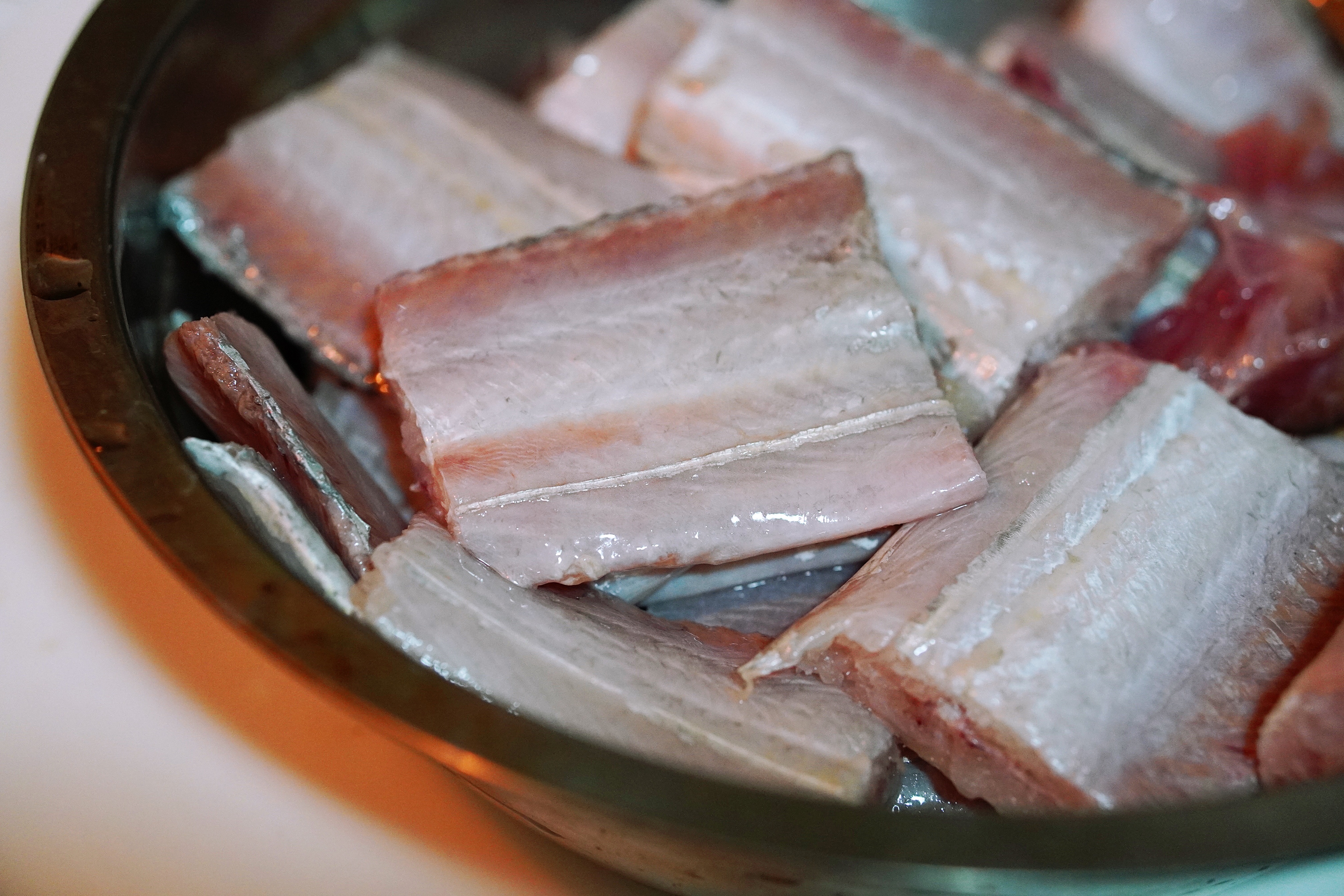 红烧带鱼最简单的做法不放油,红烧带鱼家常做法简单不油腻