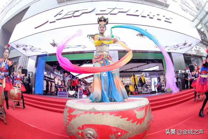 特步韩庚,韩庚时尚cosmo盛典