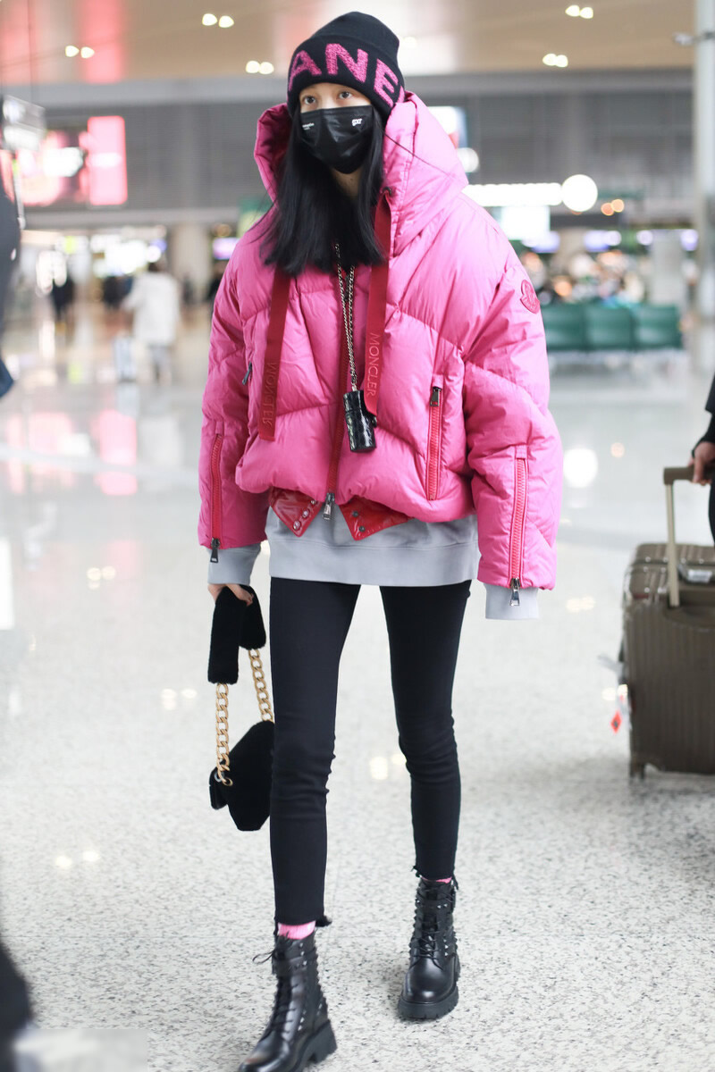 春季流行色玫红色,玫红色什么人穿不好看