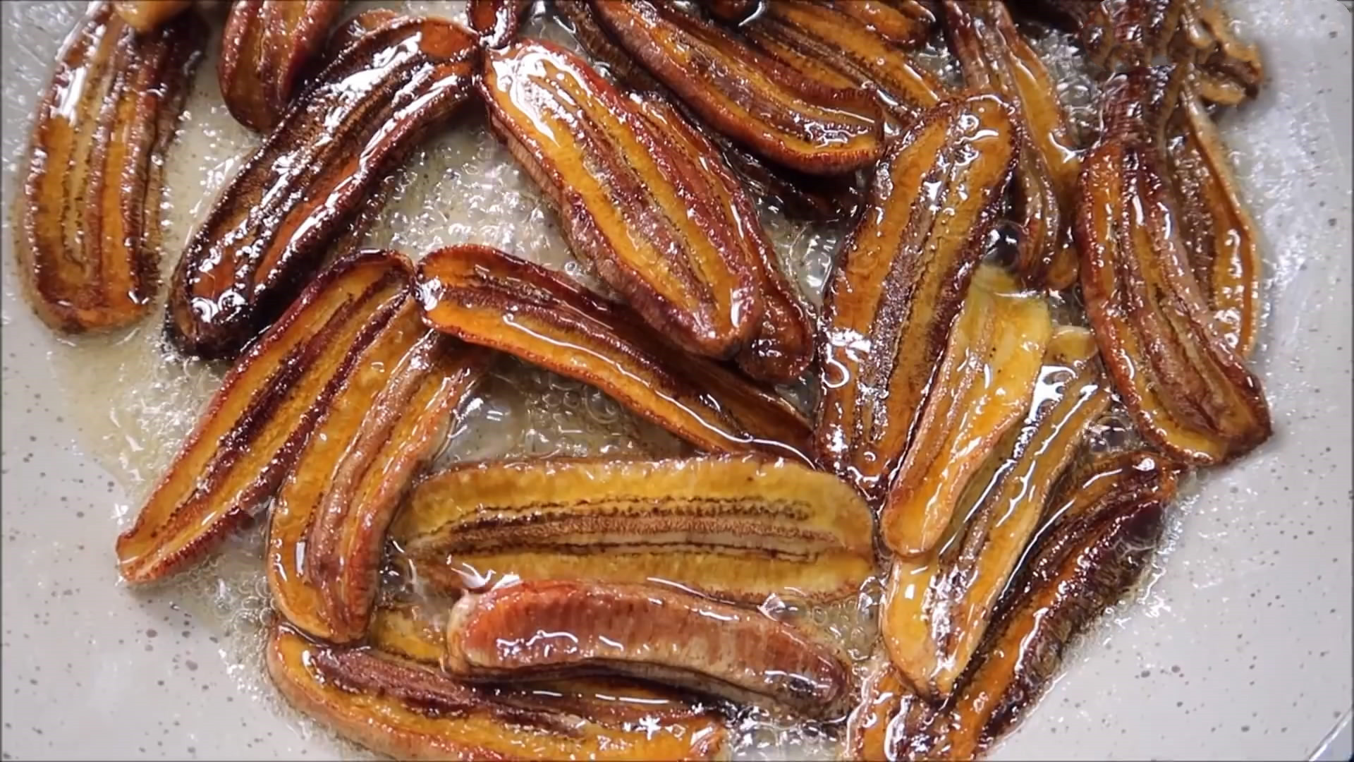 香蕉放烤箱怎么烤不脆,香蕉有点生可以烤箱烤熟吃吗