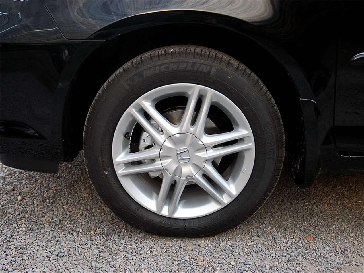 三厢飞度值得入手吗,1万2万多的飞度值得买吗