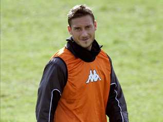 当今足坛十大重炮手,足坛近20年重炮手