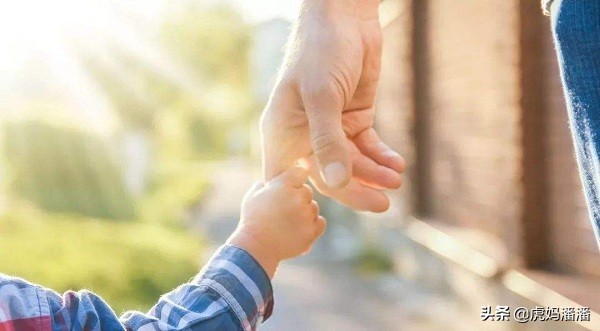 小小女孩乳房就发育了,这几大因素是孩子性早熟元凶