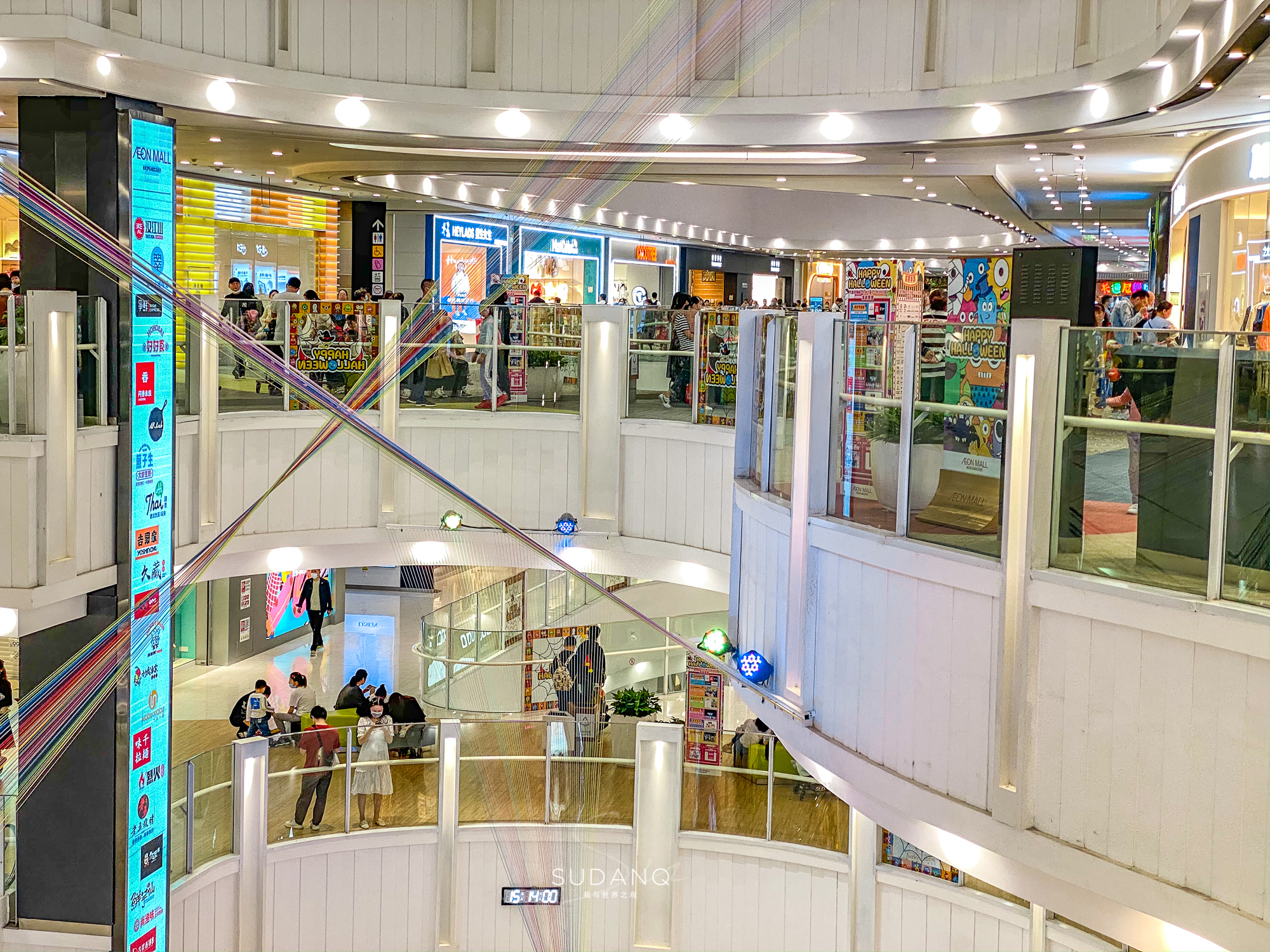 武汉哪家购物中心好玩,武汉最大的购物中心有多大