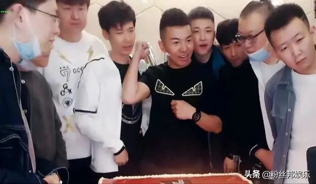 小白龙给大嘎子开专场视频,大嘎子和小白龙视频