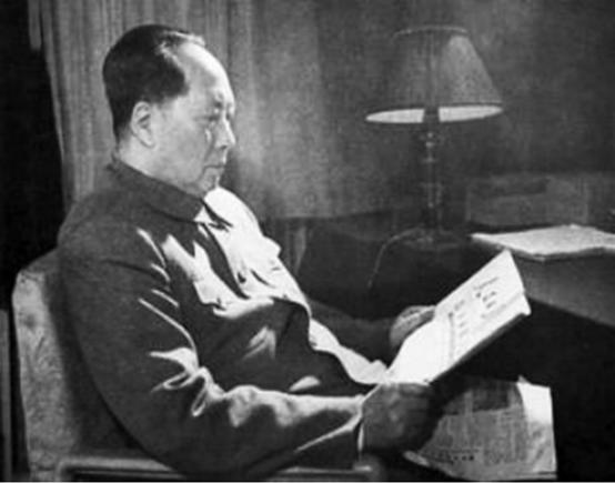 51年毛主席三次怒发批示！亲临秘书墓前痛哭：祖炎啊，我来看你了