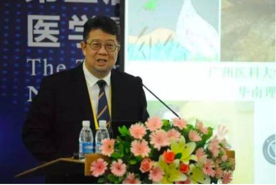 钟南山儿子戴爱马仕皮带,钟南山儿子穿爱马仕