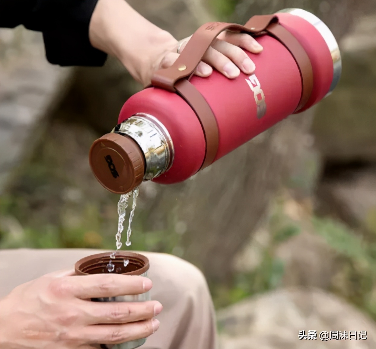 出门灌了瓶热水,打开时就凉了咋办?用它24小时开盖还“烫嘴”